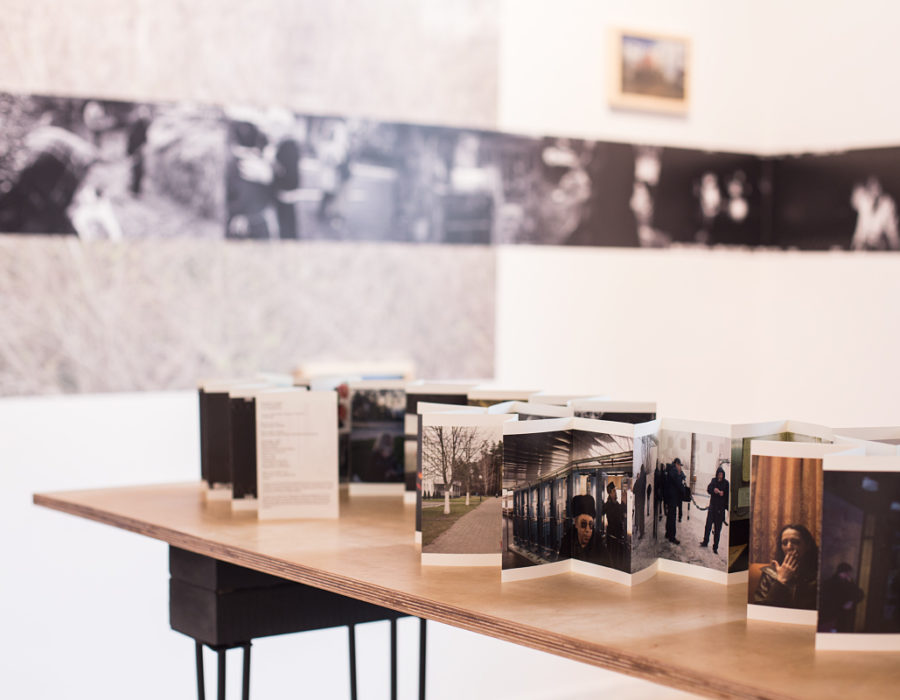 HOMESICK - Maciek Nabrdalik - Galeria Centrala -dokumentacja (9) HOMESICK - Maciek Nabrdalik - Galeria Centrala -dokumentacja (9)